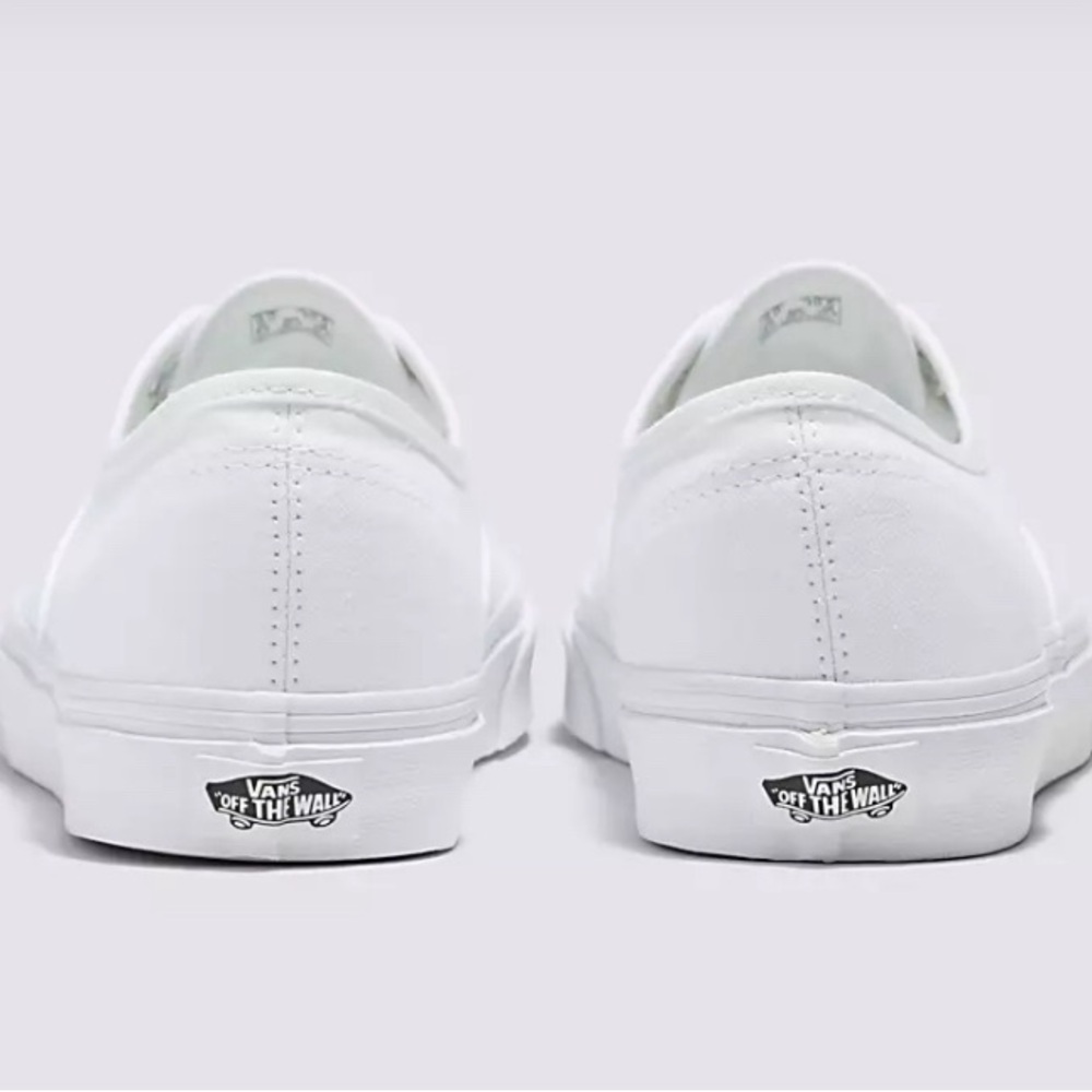 NWOT WHITE CLASSIC VANS🔥 W5.5 size